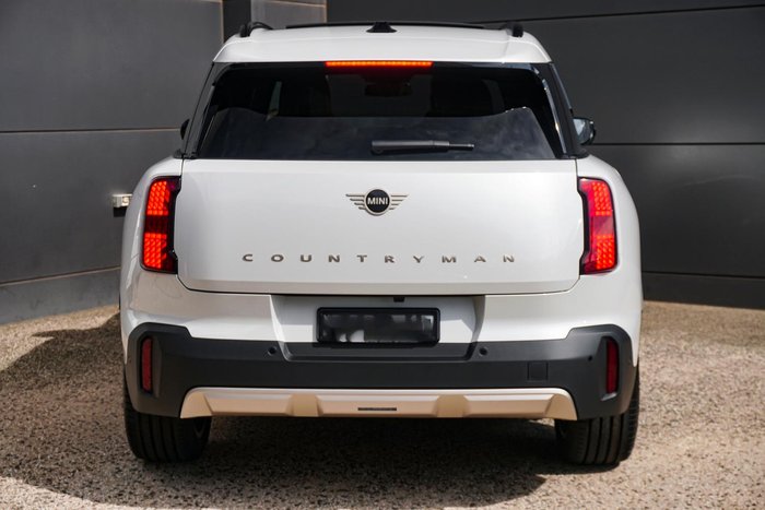 2025 MINI Countryman C Favoured