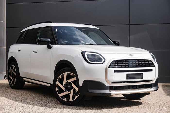 2025 MINI Countryman C Favoured