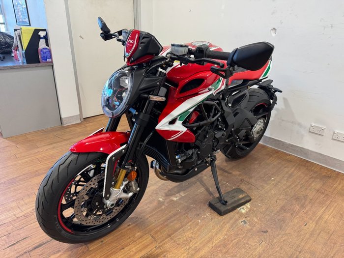 2022 MV Agusta DRAGSTER 800 RR E5 RED