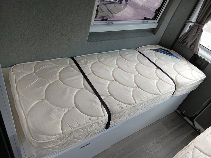 2022 Red Centre Wallaga Single Beds