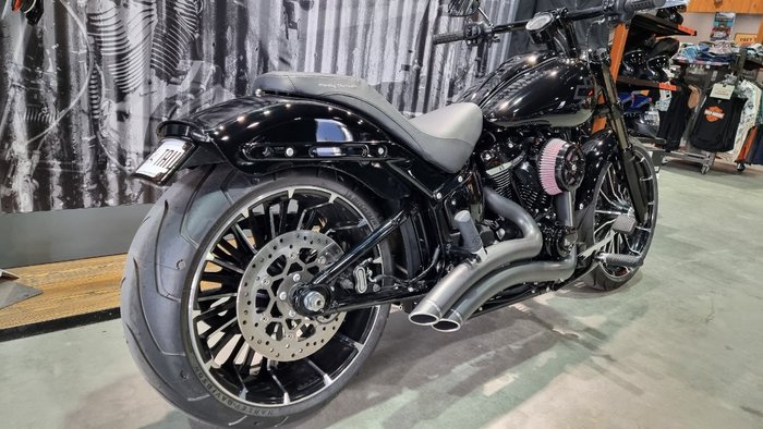 2025 Harley-davidson FXBR BREAKOUT (117) Vivid Black