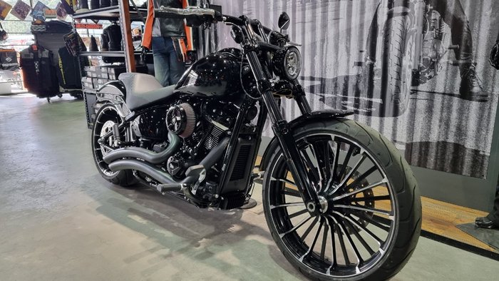 2025 Harley-davidson FXBR BREAKOUT (117) Vivid Black