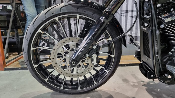 2025 Harley-davidson FXBR BREAKOUT (117) Vivid Black