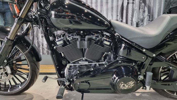 2025 Harley-davidson FXBR BREAKOUT (117) Vivid Black