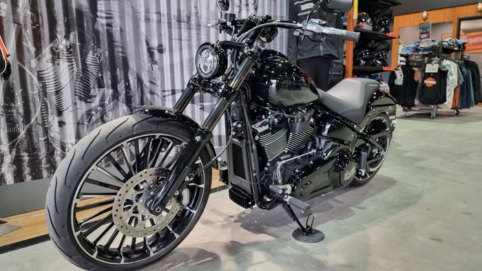 2025 Harley-davidson FXBR BREAKOUT (117) Vivid Black