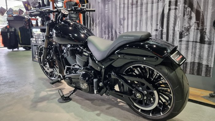 2025 Harley-davidson FXBR BREAKOUT (117) Vivid Black