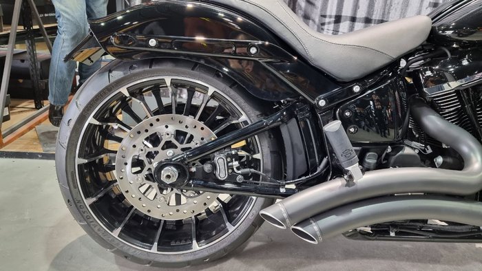 2025 Harley-davidson FXBR BREAKOUT (117) Vivid Black