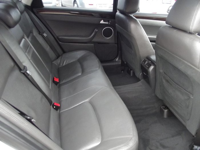 2006 Holden Statesman WL Heron White