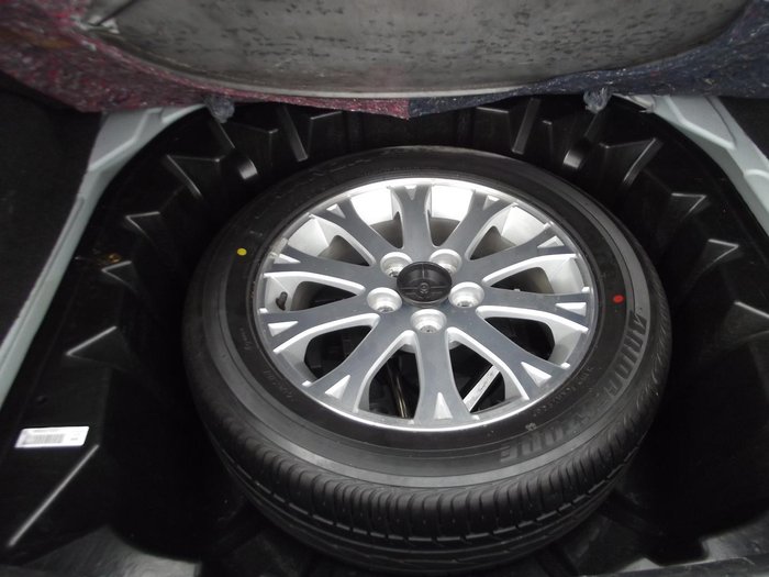 2006 Holden Statesman WL Heron White
