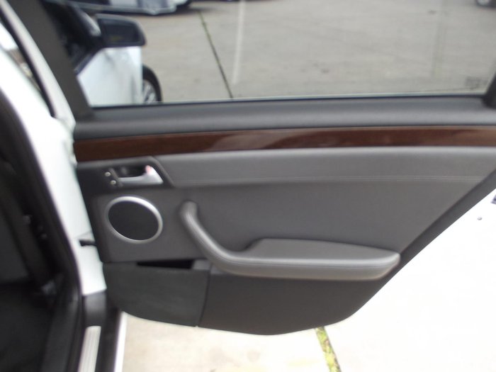 2006 Holden Statesman WL Heron White