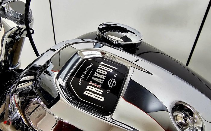 2025 Harley-Davidson Breakout 117 (FXBR) Softail Black
