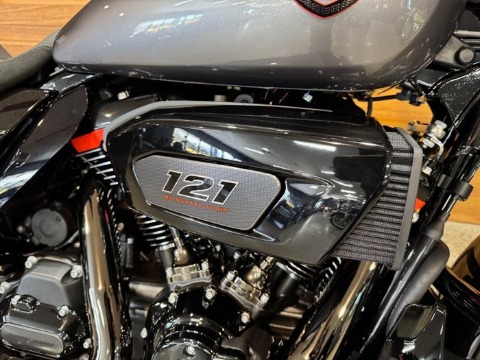 2025 Harley-davidson FLHXSE CVO STREET GLIDE (121) RAVEN FADE