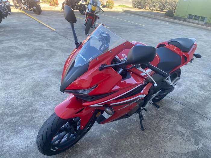 2016 Honda CBR500R Red