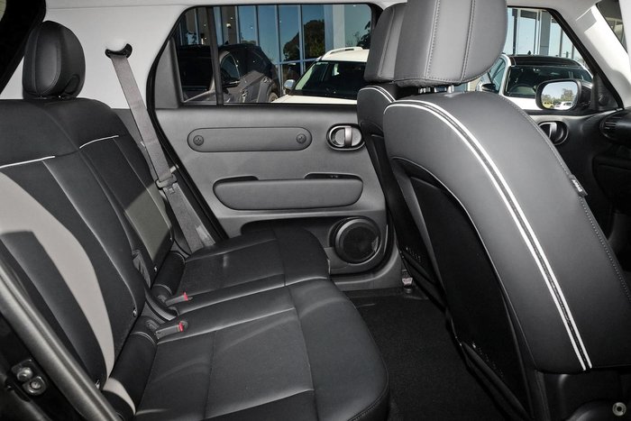 2025 Hyundai INSTER Cross