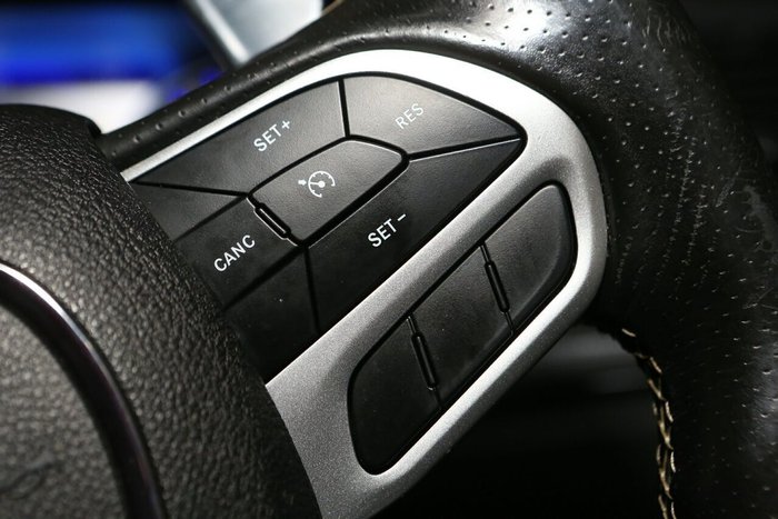 2021 Chrysler 300 SRT Core