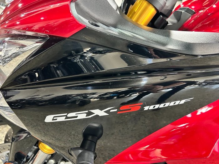2016 Suzuki GSX-S1000F RED