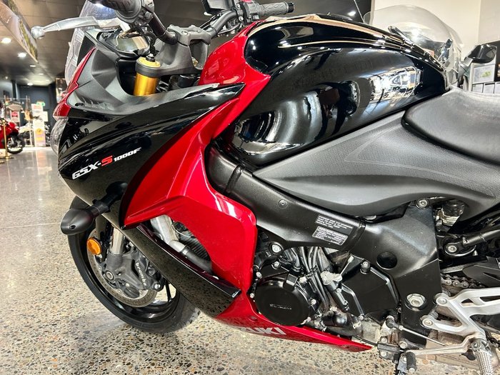 2016 Suzuki GSX-S1000F RED