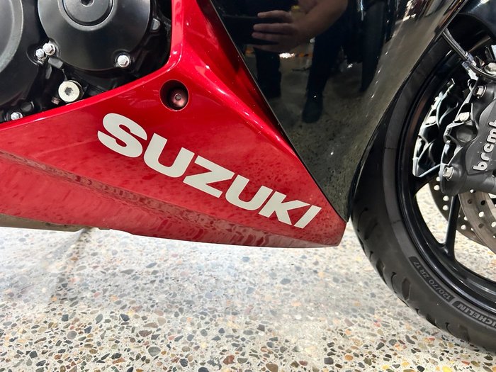 2016 Suzuki GSX-S1000F RED