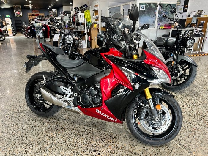 2016 Suzuki GSX-S1000F RED