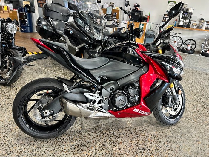 2016 Suzuki GSX-S1000F RED