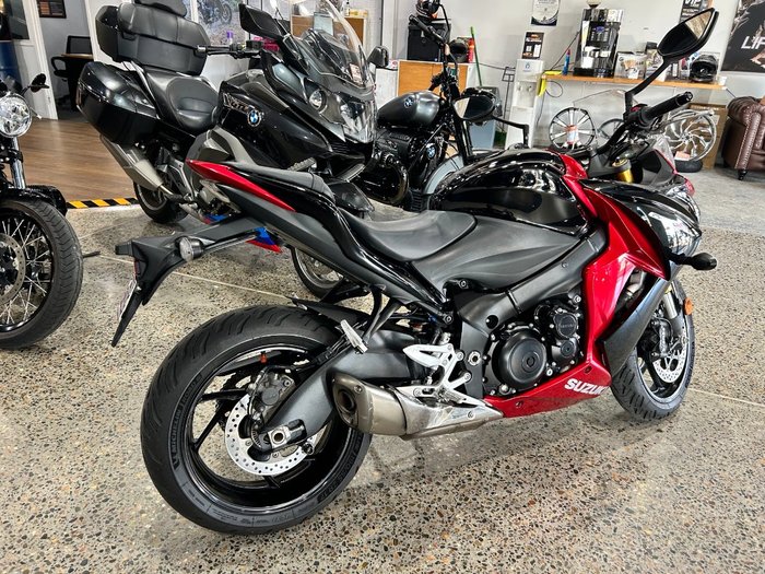 2016 Suzuki GSX-S1000F RED
