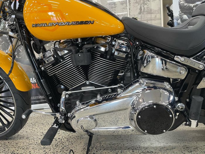 2025 Harley-Davidson Breakout 117 (FXBR) Softail Yellow