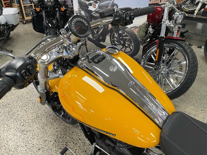 2025 Harley-Davidson Breakout 117 (FXBR) Softail Yellow