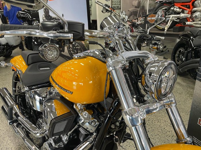 2025 Harley-Davidson Breakout 117 (FXBR) Softail Yellow