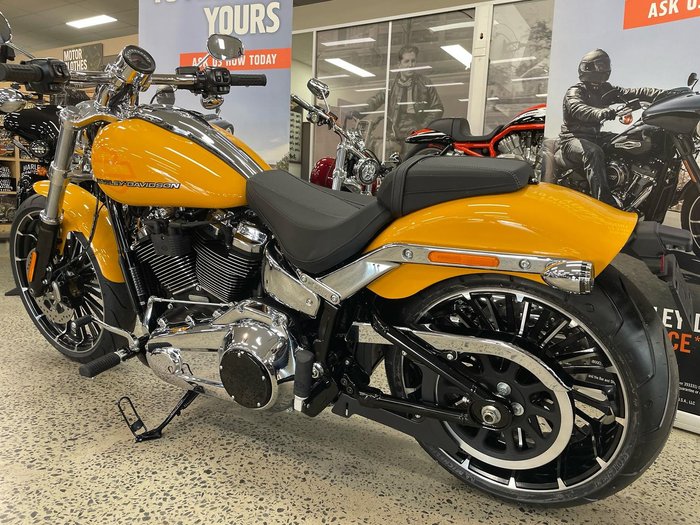 2025 Harley-Davidson Breakout 117 (FXBR) Softail Yellow
