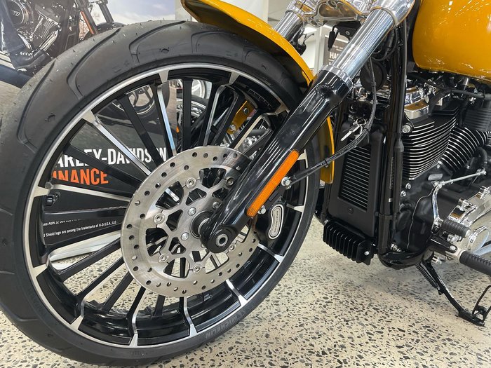 2025 Harley-Davidson Breakout 117 (FXBR) Softail Yellow