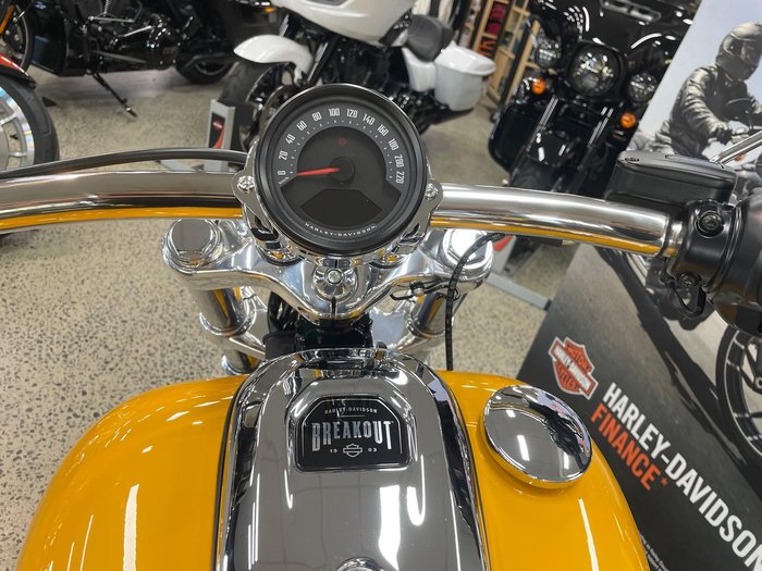 2025 Harley-Davidson Breakout 117 (FXBR) Softail Yellow