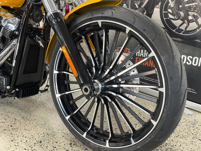 2025 Harley-Davidson Breakout 117 (FXBR) Softail Yellow