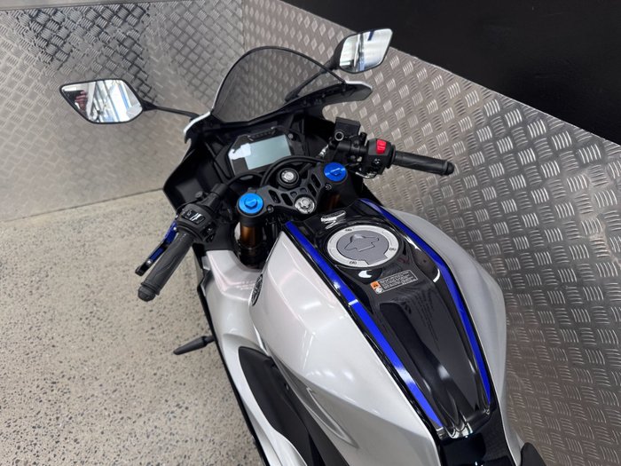 2023 Yamaha YZF-R15M WHITE