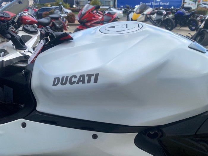 2014 DUCATI 899 PANIGALE White