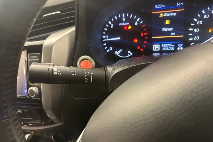 2020 Nissan Navara ST-X