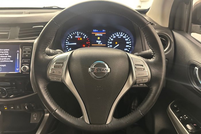 2020 Nissan Navara ST-X