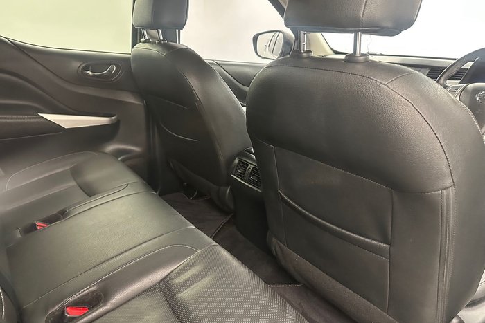 2020 Nissan Navara ST-X