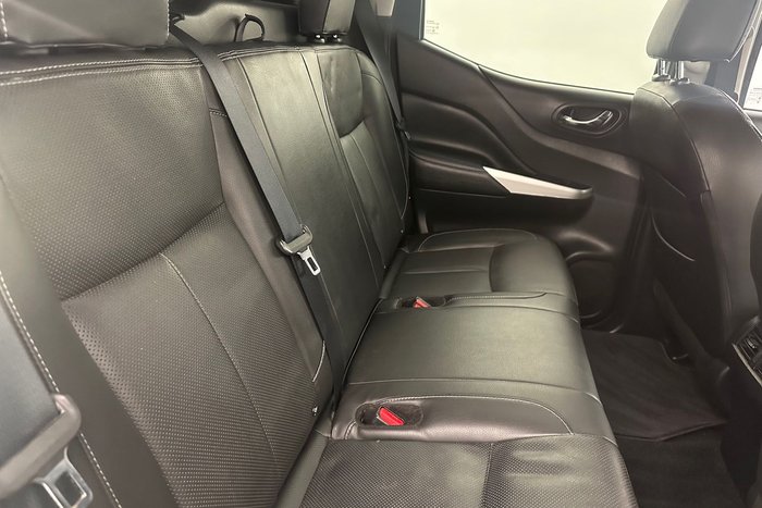 2020 Nissan Navara ST-X