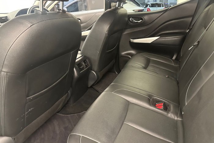 2020 Nissan Navara ST-X