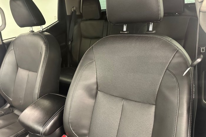 2020 Nissan Navara ST-X