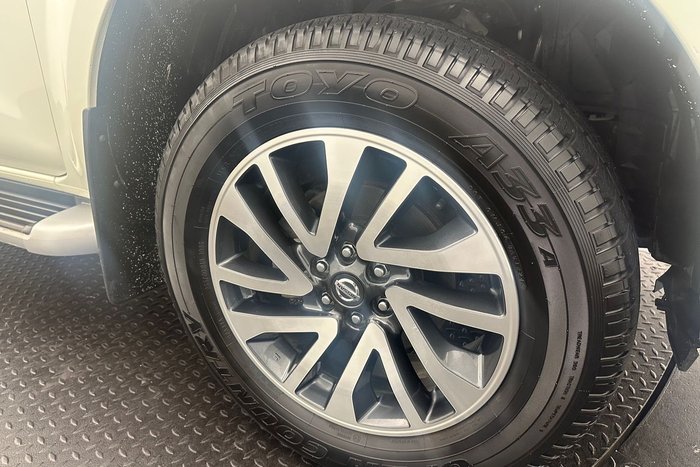 2020 Nissan Navara ST-X