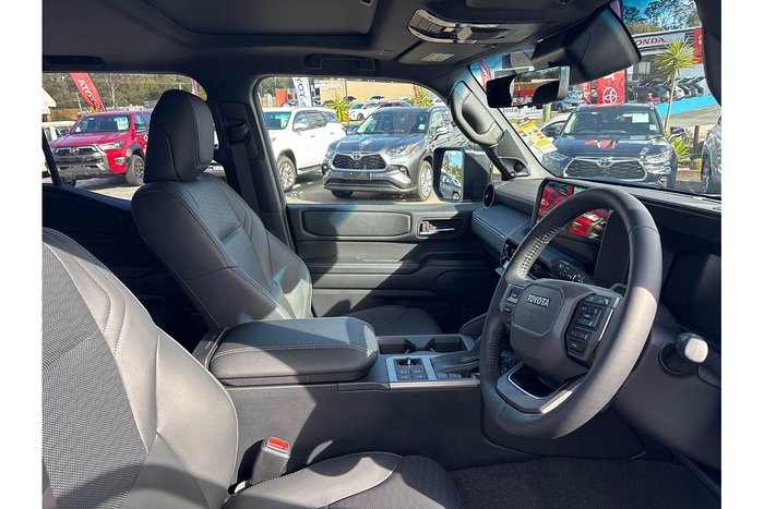 2025 Toyota Landcruiser Prado Altitude