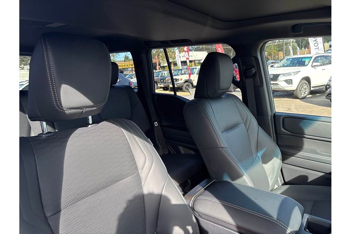 2025 Toyota Landcruiser Prado Altitude