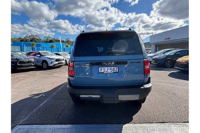 2025 Toyota Landcruiser Prado Altitude