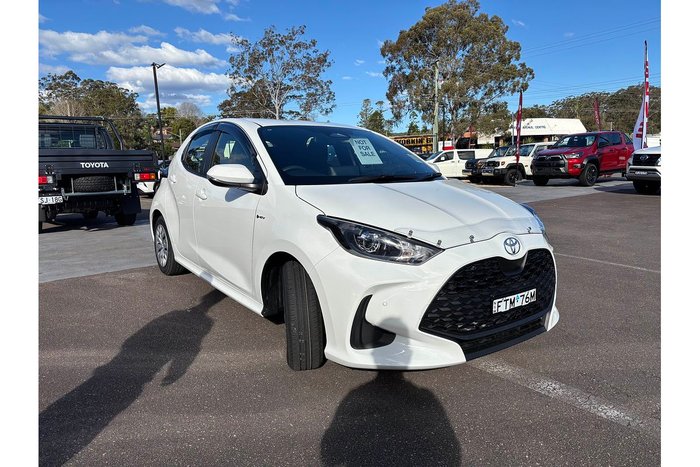 2025 Toyota Yaris Ascent Sport Hybrid