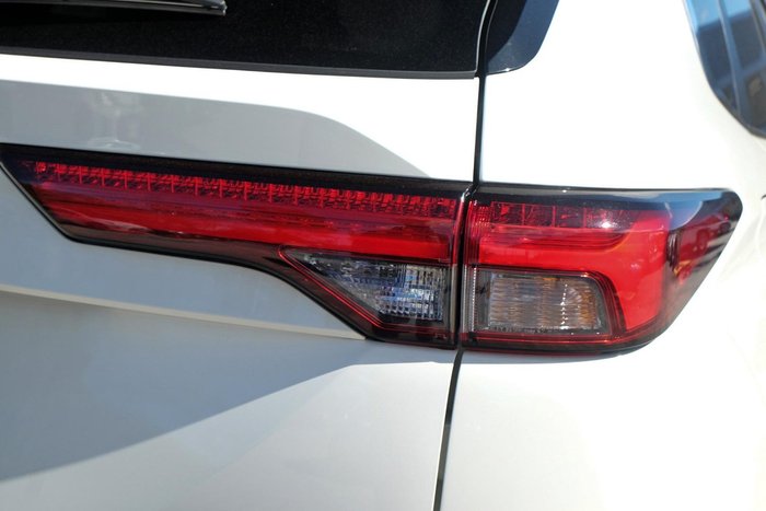 2022 Mitsubishi Outlander LS ZM MY23 AWD White
