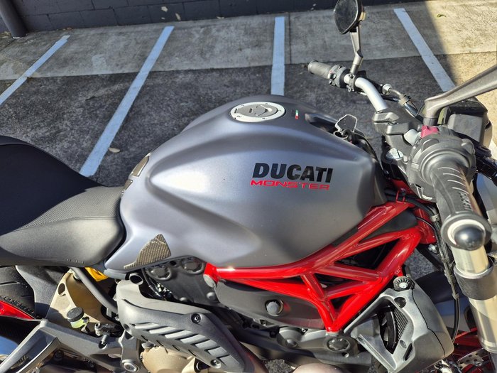 2017 Ducati Monster 821 Monster Grey