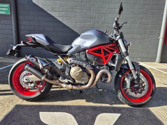 2017 Ducati Monster 821 Monster Grey