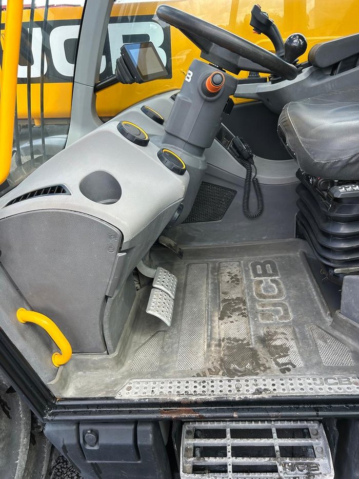 2021 JCB 542-70 Agri Super