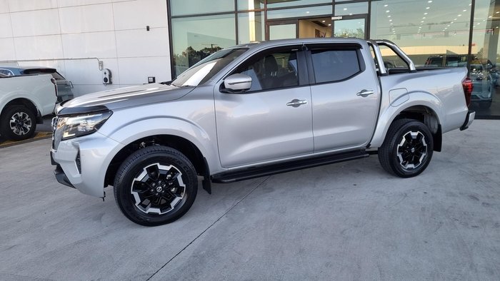 2024 Nissan Navara ST-X